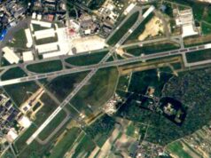 Lotnisko Chopina w Warszawie - zdjęcie satelitarne. Fot. NASA